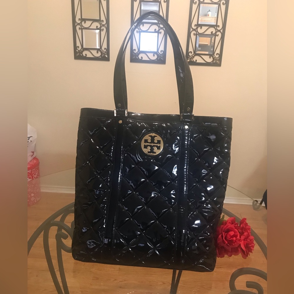 💕💕Tory Burch Betty Tote💕💕